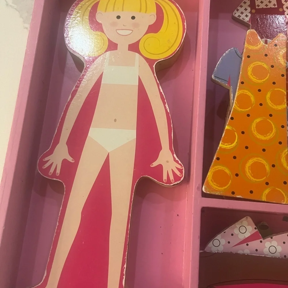 Melissa and Doug Wooden Magnetic Dressa Up Dolls Abby and Emma